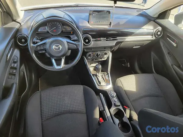 carros - Mazda Demio 2019 10