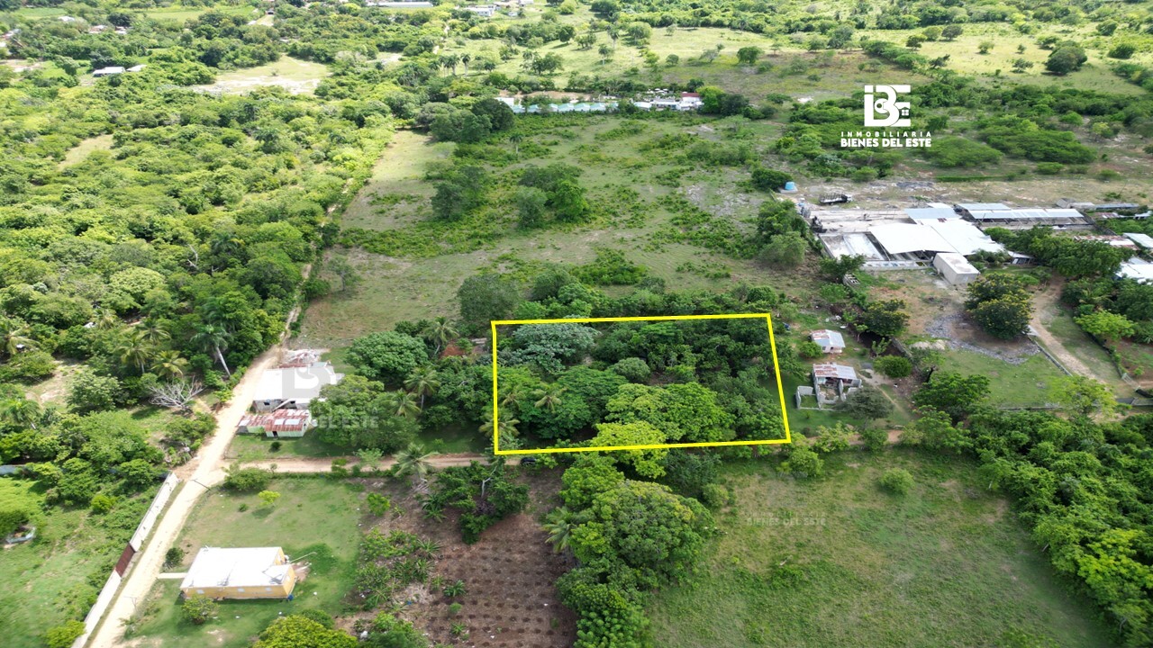 solares y terrenos - Se Vende 3.3 Tareas en Ramon Santana 4