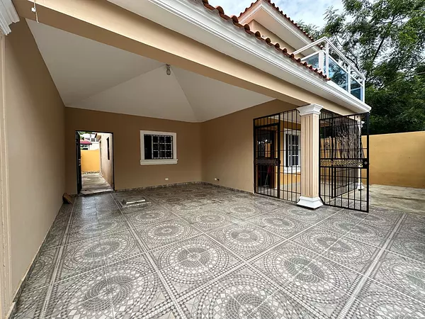 casas - Casa de 2 niveles con mucho patio, Prado Oriental 2