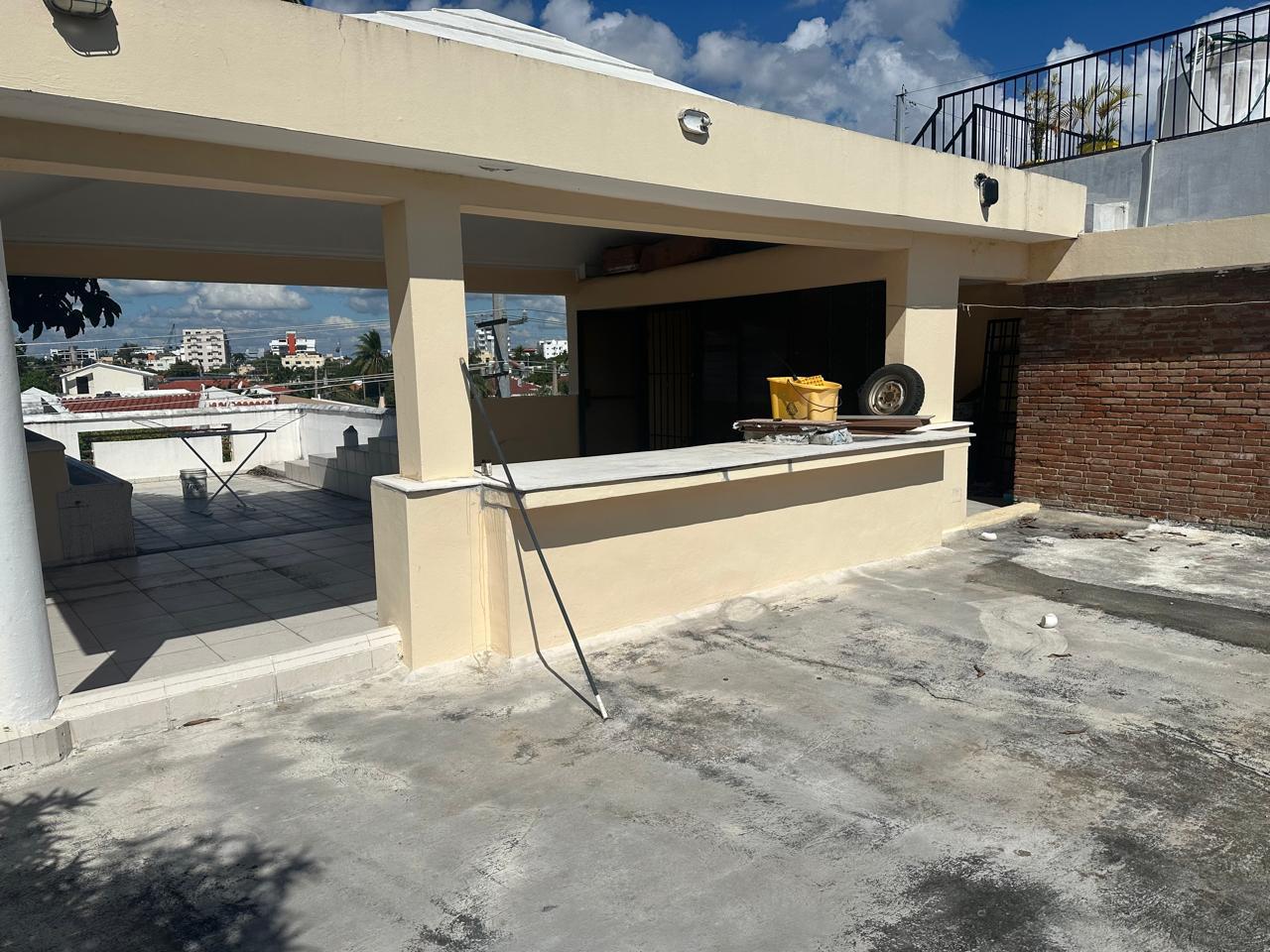 casas -  Casa de 3 niveles en La Castellana, 4 HABS., 350 Mts.2 de OPORTUNIDAD 9