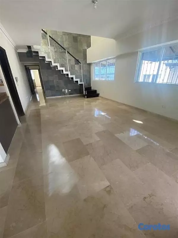 penthouses - En Venta Penthouse de 4 habitaciones en la Urb. Real 4