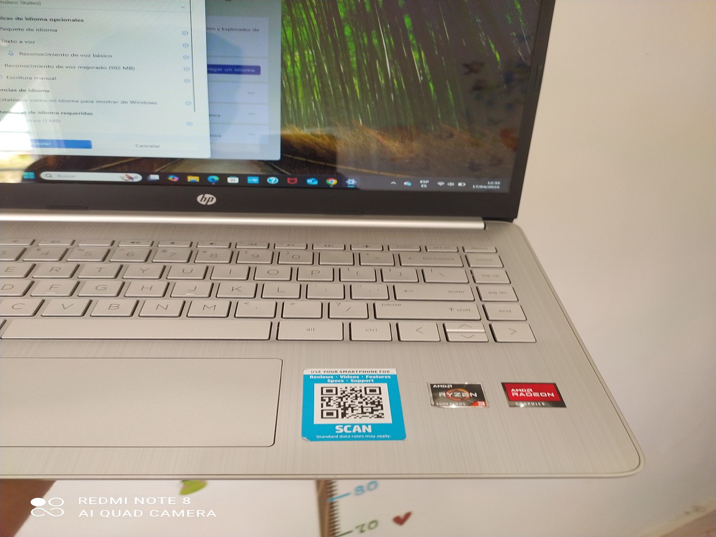 computadoras y laptops - Vendo Laptop Gaming HP. Ryzen 3. Gráfica AMD Radeon Vega integrada  3