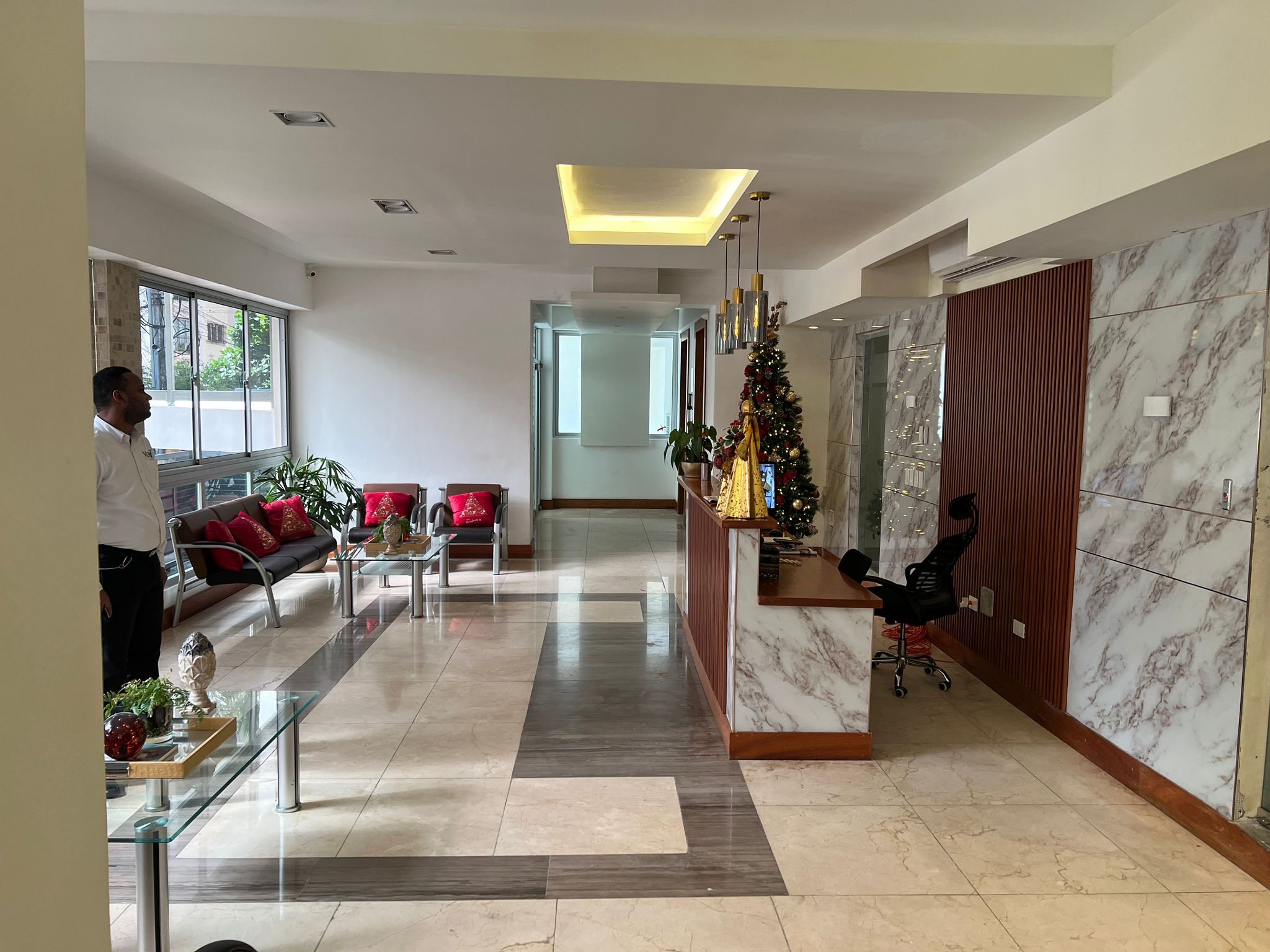 apartamentos - Vendo amueblado paraíso piso 10 una dos habitacion 3