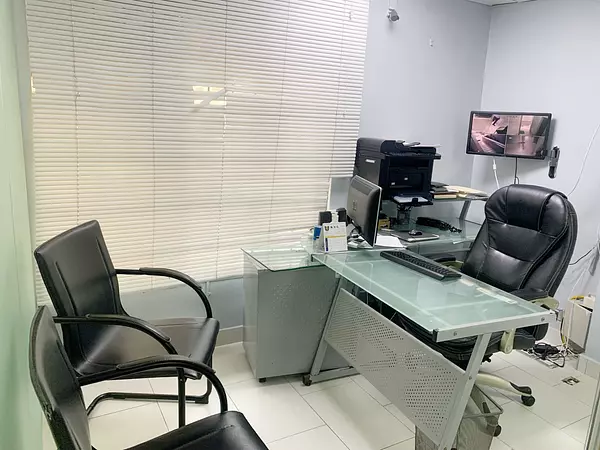 oficinas y locales comerciales - Local centrico en el Millon  9