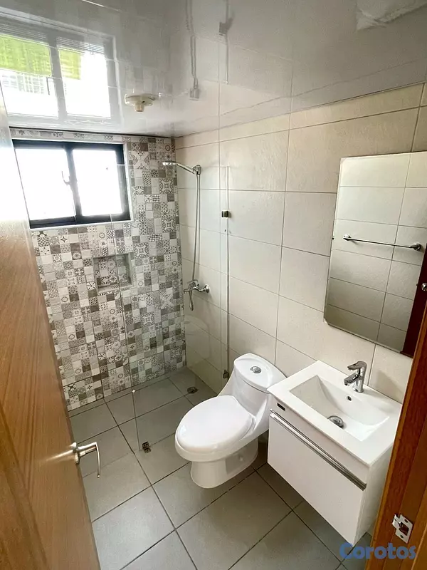 apartamentos - APARTAMENTO EN VENTA EN PISO ALTO CON ASCENSOR  5