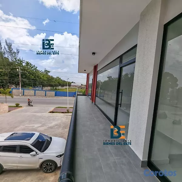 oficinas y locales comerciales - Se Renta Local Comercial en Plaza Florida, proximo 4