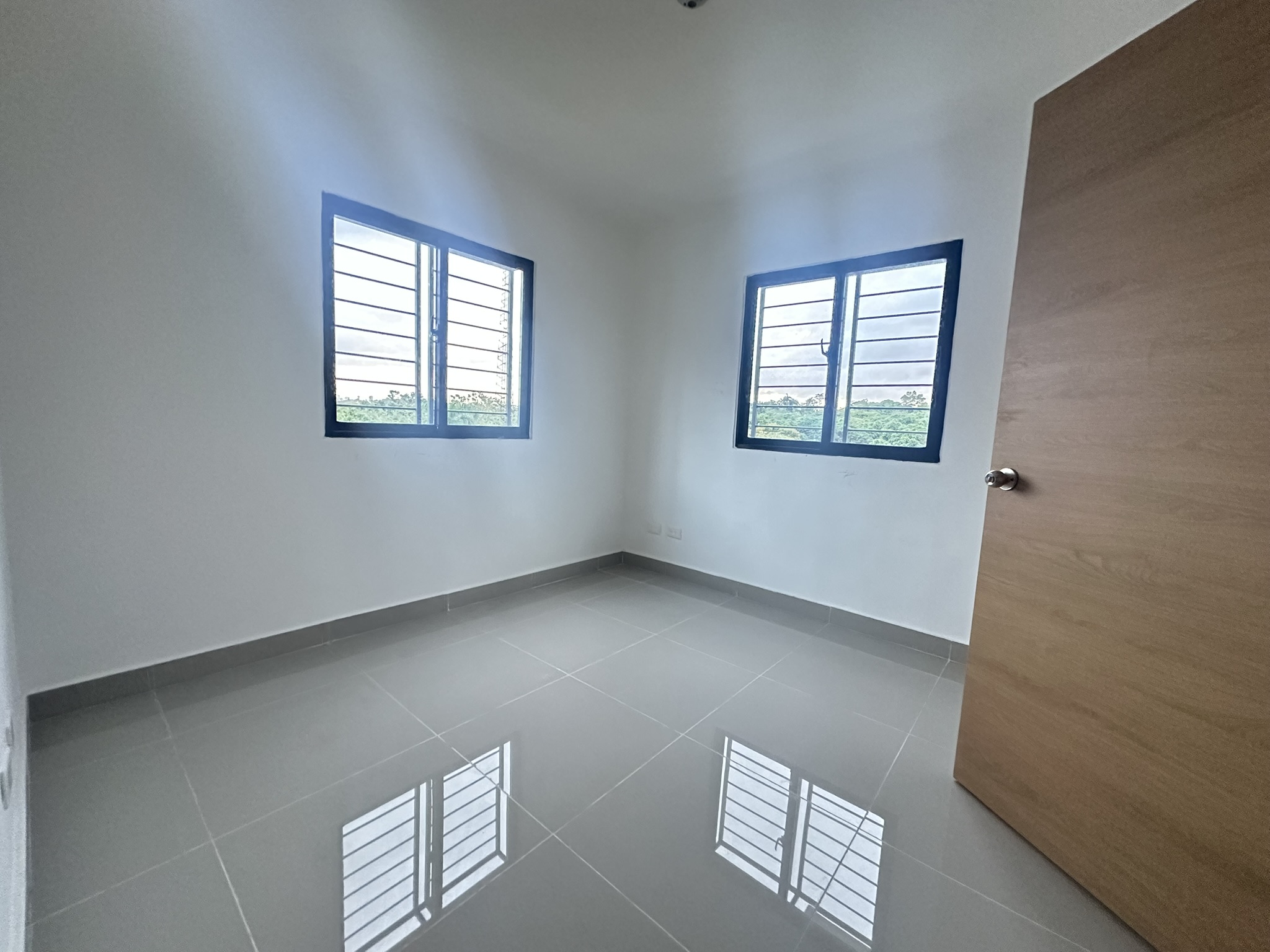 apartamentos - Apartamento en 2do Nivel con 3 habitaciones 2