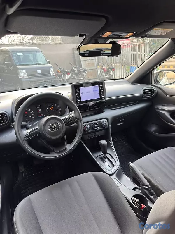 carros - Toyota Yaris 2020 automático, económico, 35,200 km 9