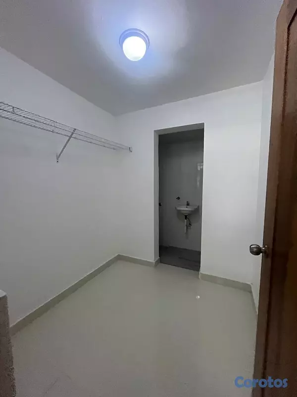 apartamentos - Vendo Amplio Apartamento Cerca del Malecón y Unive 10