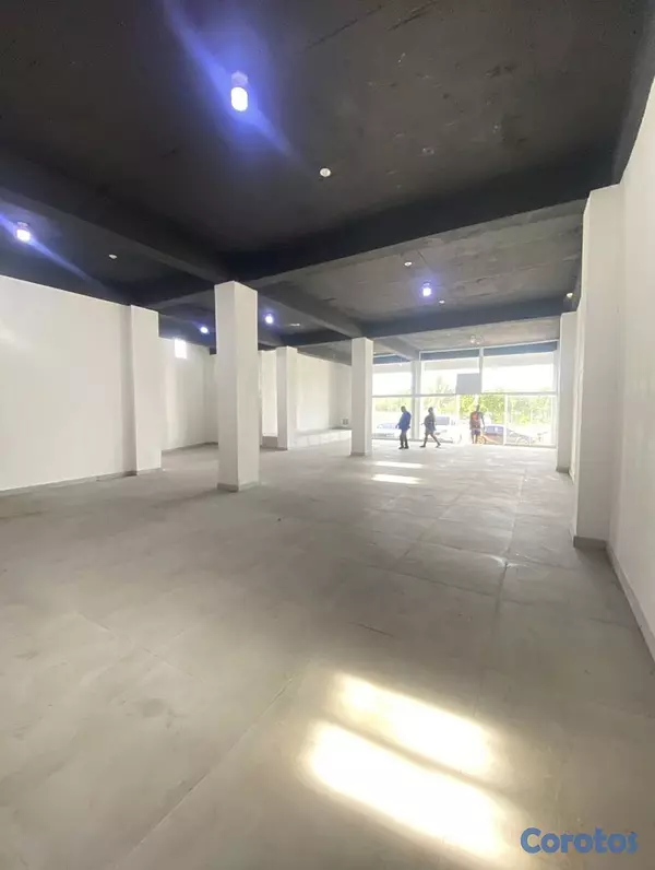 oficinas y locales comerciales - LOCAL COMERCIAL AVENDIA ECOLÓGICA  2