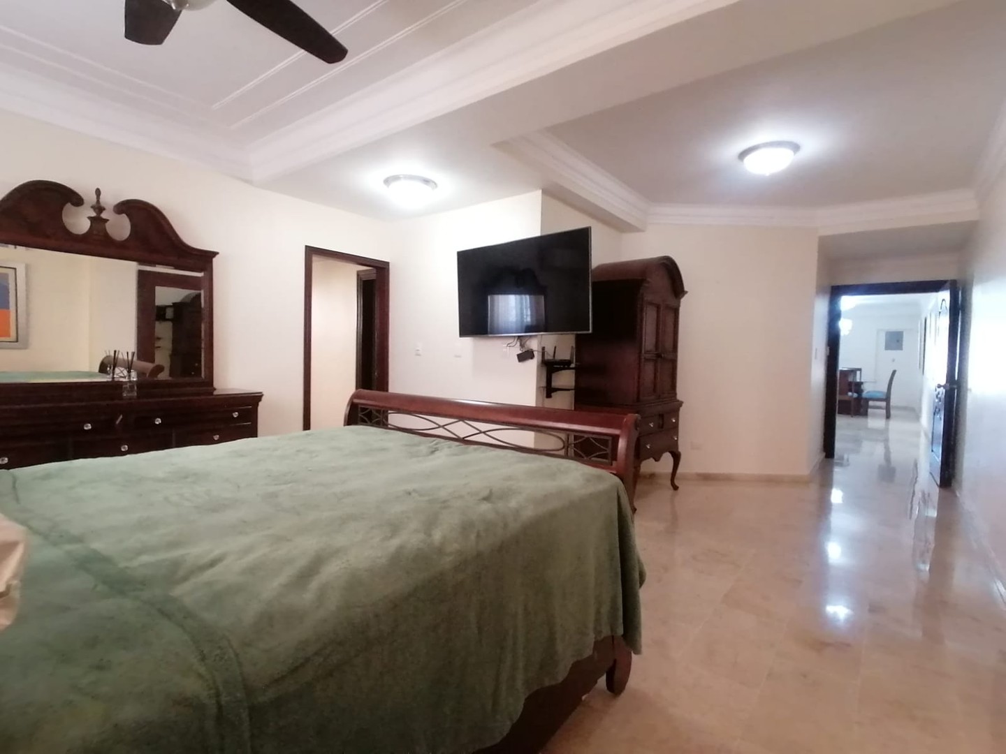 apartamentos - Apartamento AMUEBLADO en alquiler en Los Cacicazgos: 

215 mt / 2do piso 
2 hab  8
