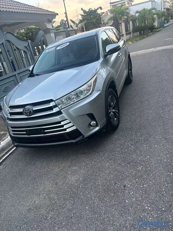 jeepetas y camionetas - Toyota higlander le 2018 10