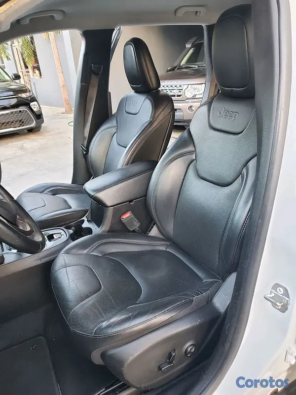 jeepetas y camionetas - Jeep Cherokee Límited 4WD 2019 6