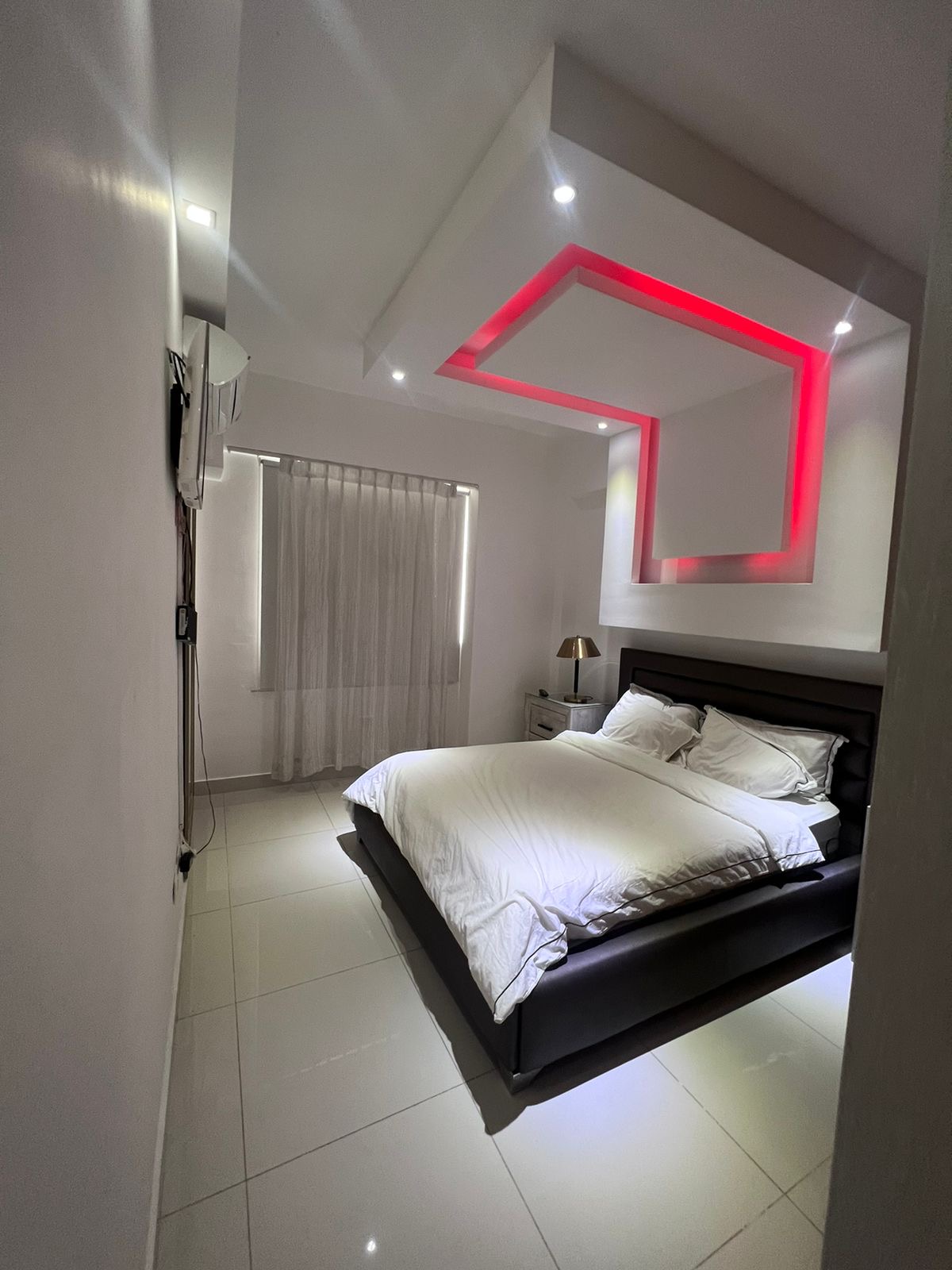 apartamentos - Vendo amueblado paraíso piso 10 una dos habitacion 4