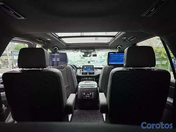 jeepetas y camionetas - CHEVROLET TAHOE HIGHCOUNTRY 2023 NEGRO GASOLINA 9