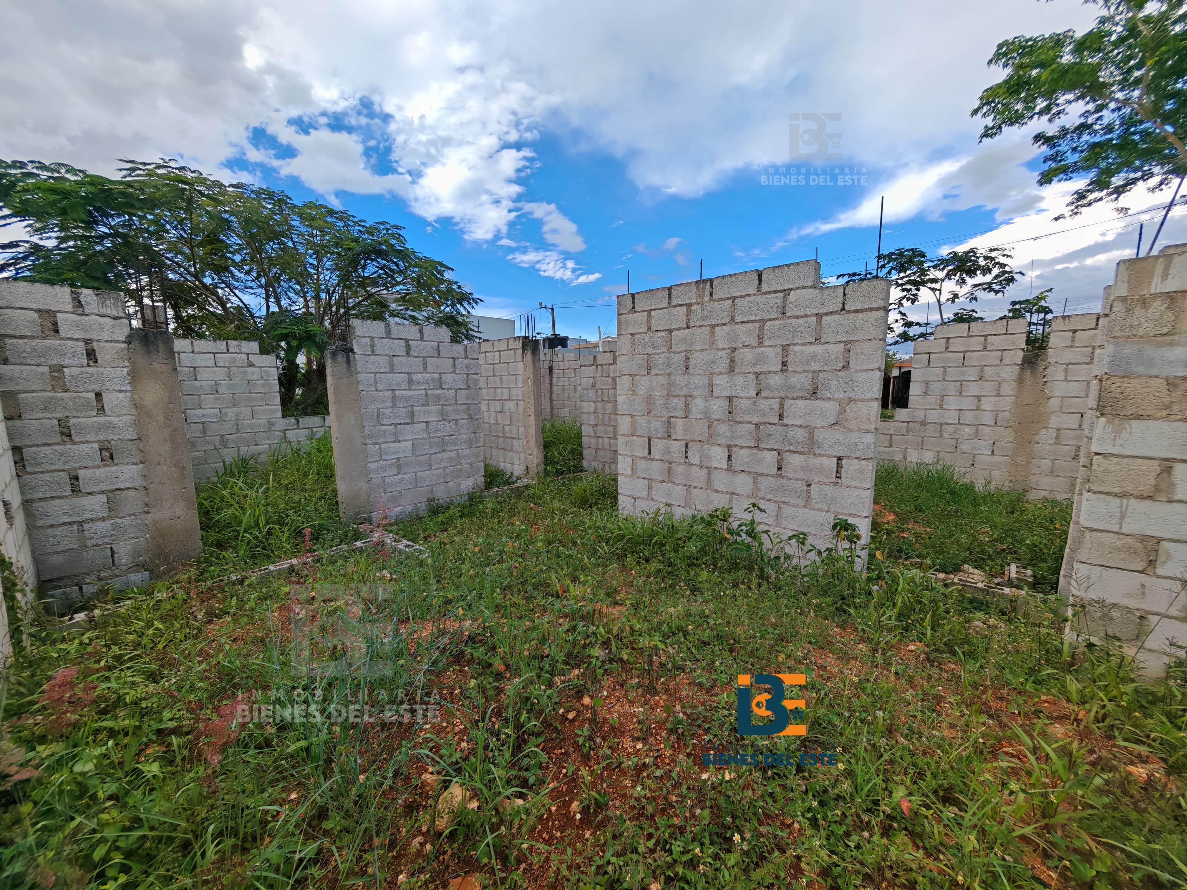 casas - Se Vende Mejora a` Nivel de Plato en Naime III