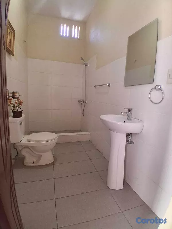 casas -  Zona colonial / ciudad nueva Alquiler US$ 550   7