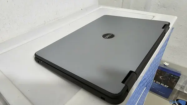 computadoras y laptops - Dell Touch 2 en 1 13.3 Pulg intel 10th Gen Ram 8gb ddr4 Disco 128gb SSD WIFI 3