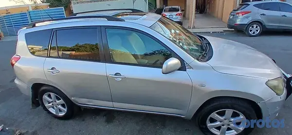 jeepetas y camionetas - Vendo Toyota rav4 oferta  1