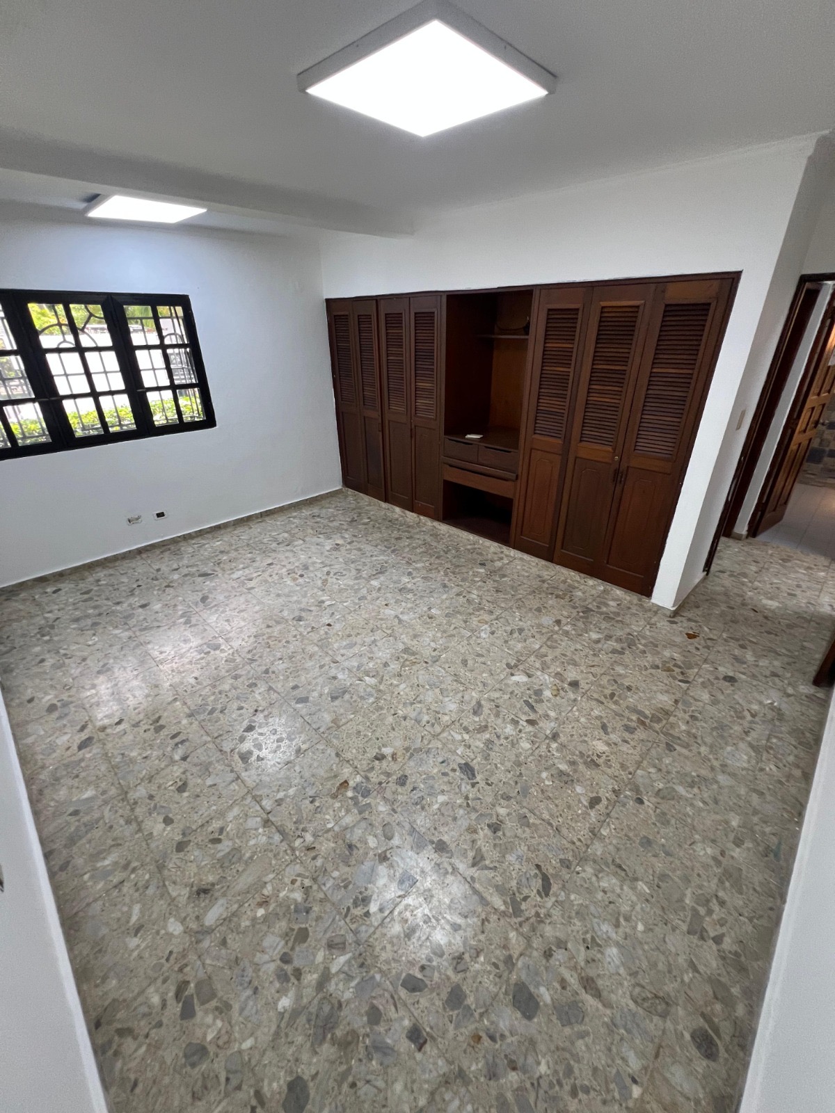 casas - Casa con fines comerciales en El Millón ubicada a  9