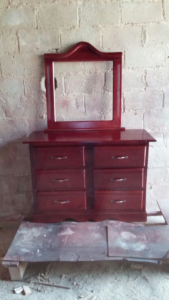 muebles y colchones - Gavetero de seis gavetas color caoba en madera  0
