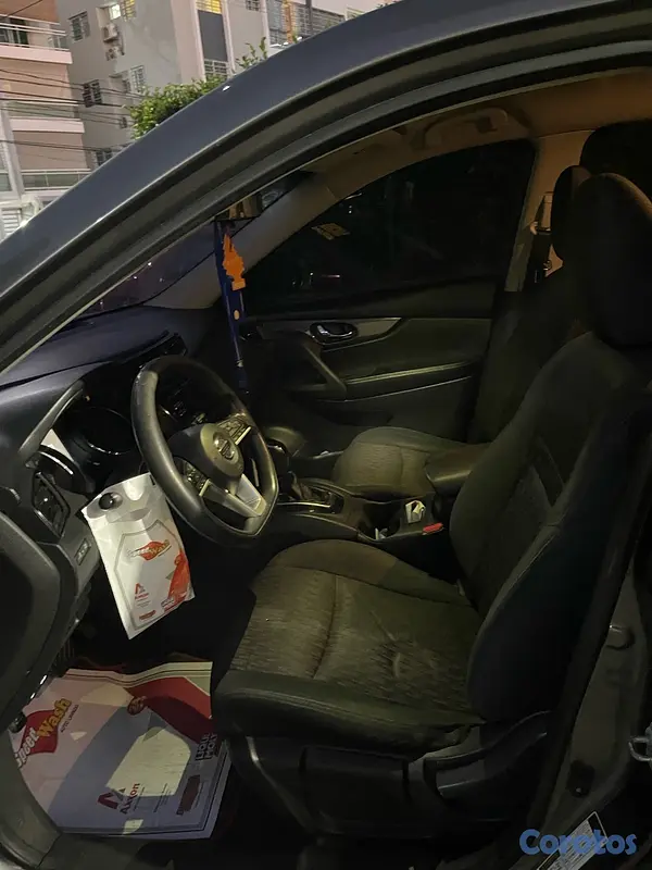 jeepetas y camionetas - Nissan Rogue S 4x2 2017 7