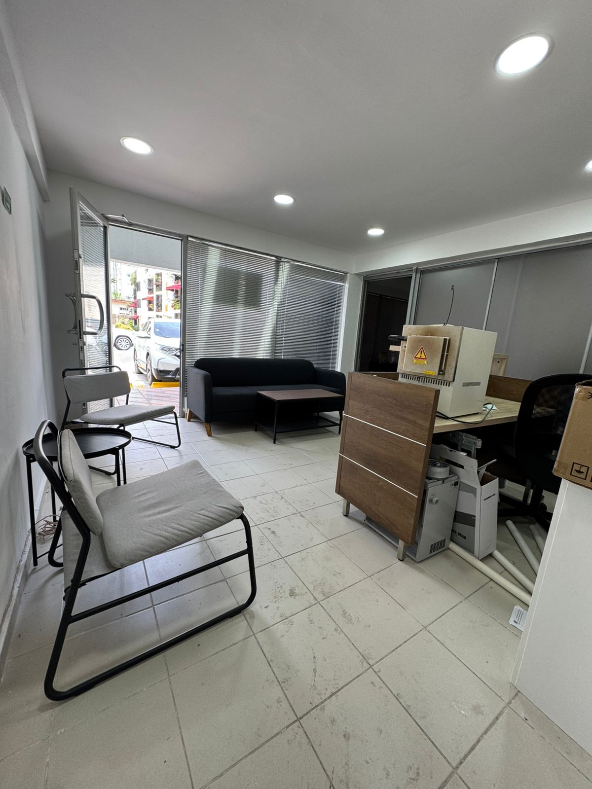 oficinas y locales comerciales - Alquilo Local en 1er Piso en La Esperilla Próximo a la Gomez 
Código: PD462 1