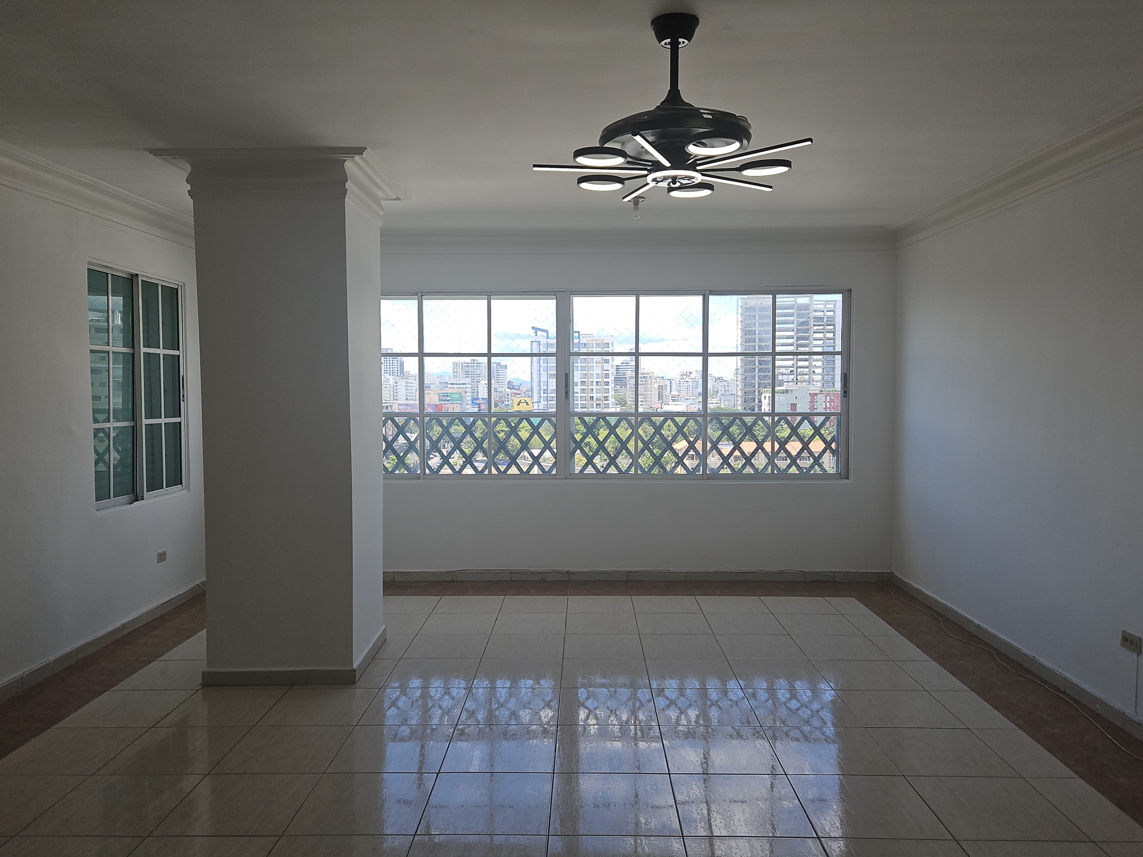 apartamentos - Alquiler de Apartamento en La esperilla Vacio sin Balcon  0