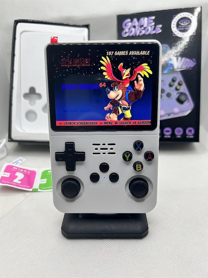 consolas y videojuegos - Portátil R36s con más de 15 mil juegos integrados  3