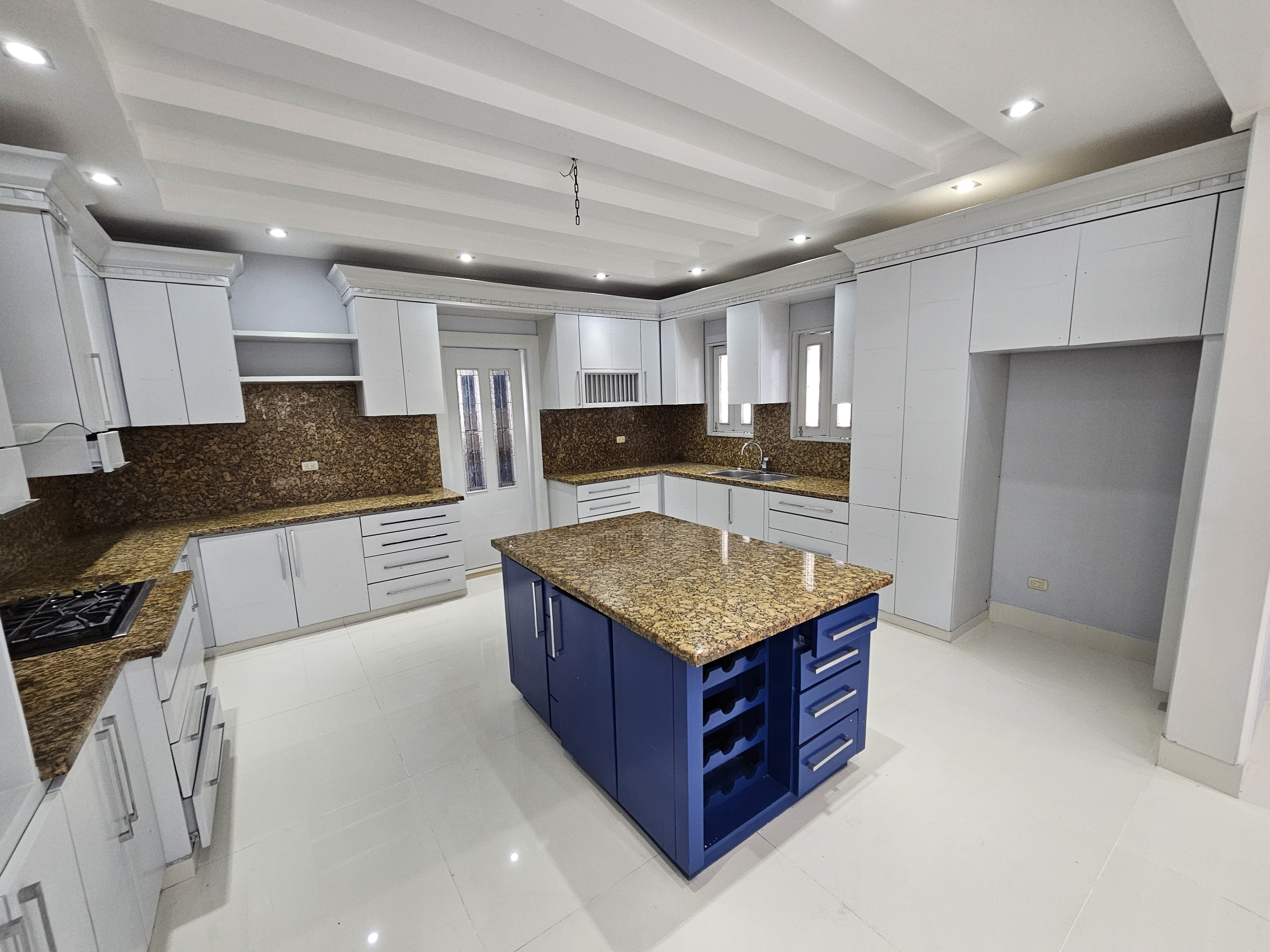 casas - Se Vende Casa en Proyecto Cerrado en San Francisco de Macorís Macoris
 5
