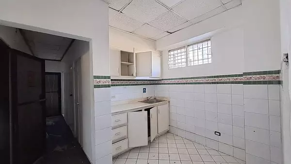 oficinas y locales comerciales - Local céntrico en Naco 4