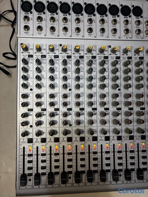 camaras y audio - Consola Behringer UB2442FX 4