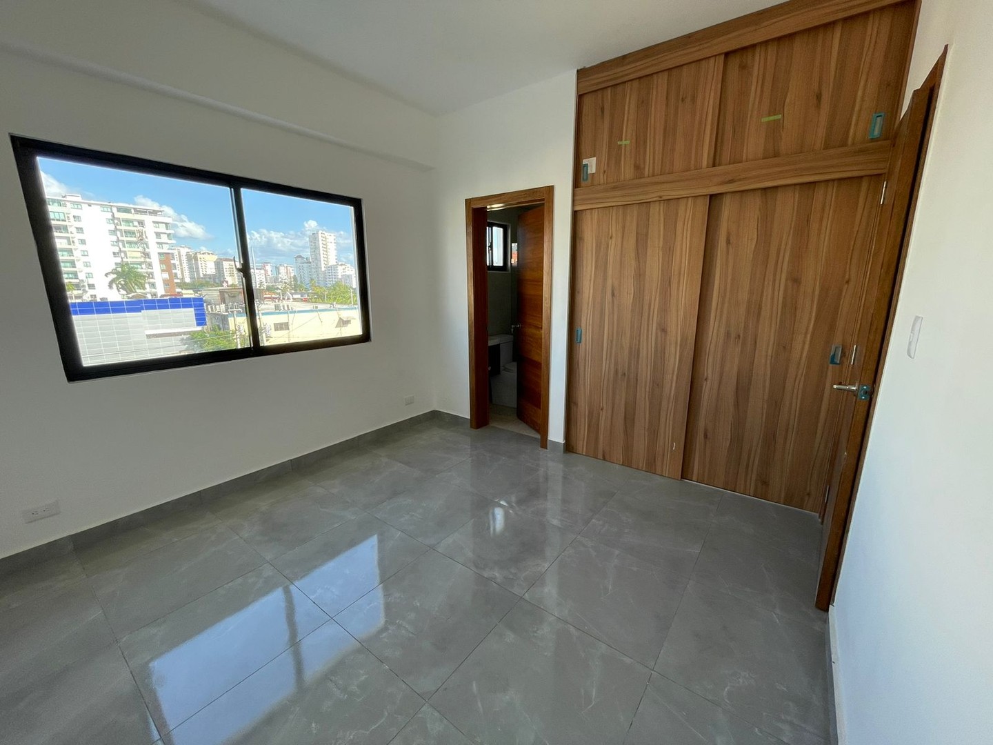 apartamentos - Renacimiento D. N📍 Apartamento en torre de lujo familiar. 3
