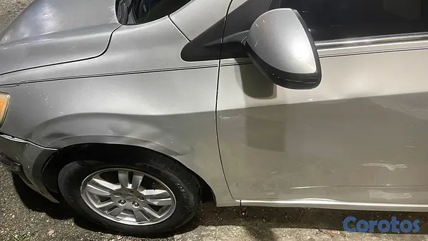 carros - Vendo Chevrolet Sonic 2014 LT.  2