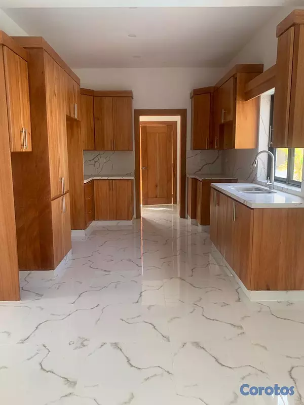 apartamentos - Tu Propio Castillo Cerca del Mar Casa con Piscina 6