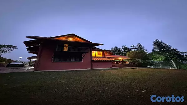 casas vacacionales y villas - Villa en Constanza de 4 habitaciones con 70mil metros de solar 8