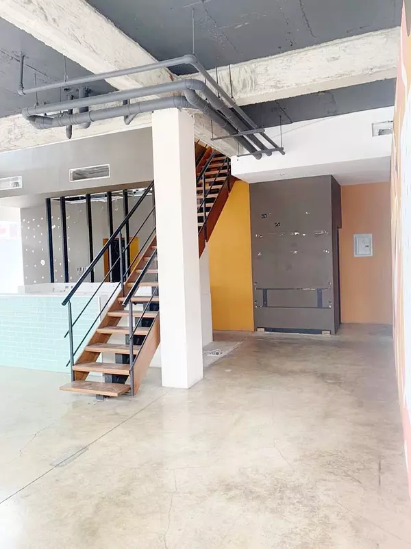 oficinas y locales comerciales - Local céntrico en Bella vista  2