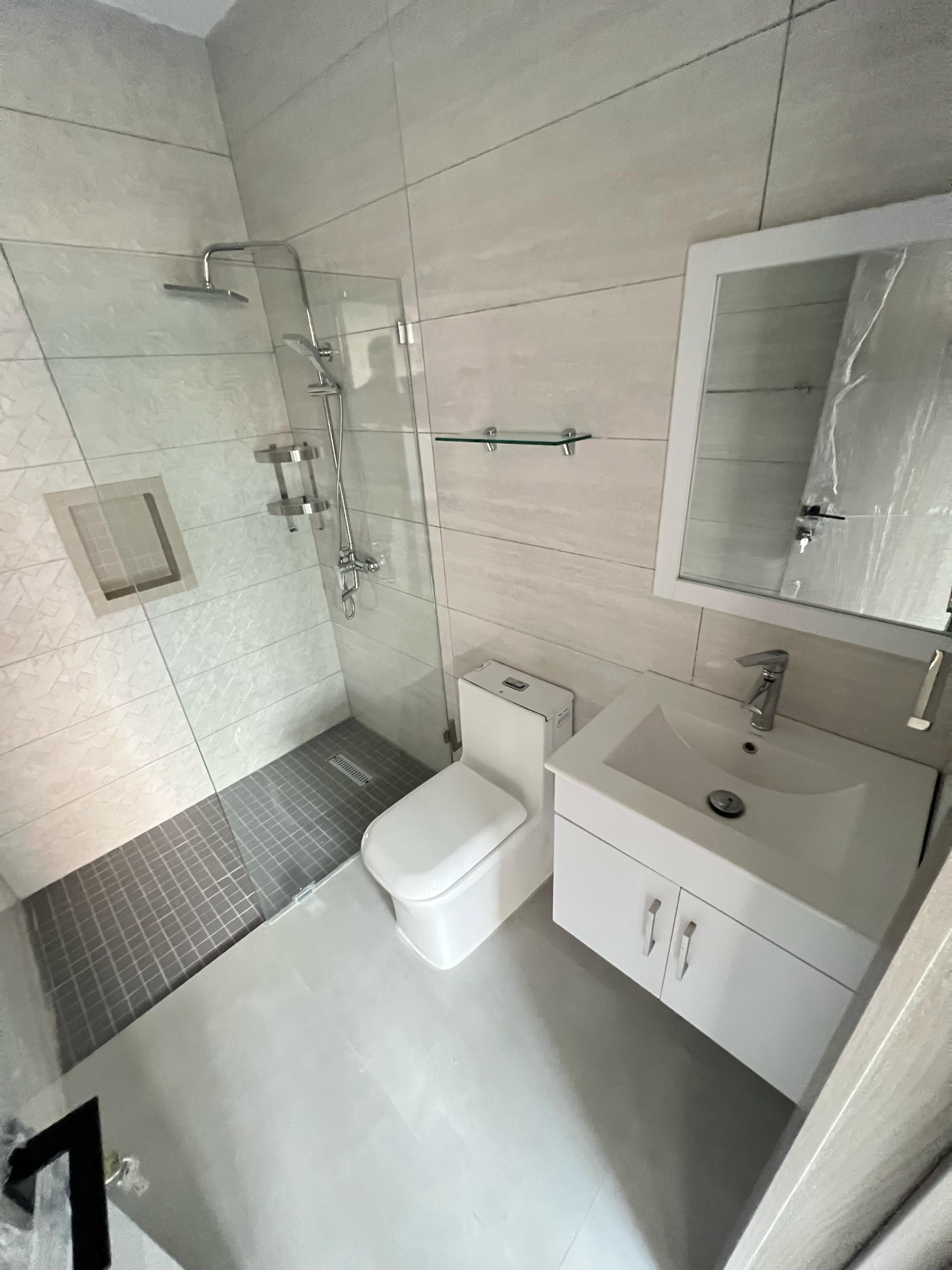 apartamentos - Alquiló naco dos hab 2.5 baños dos parqueos balcón 8