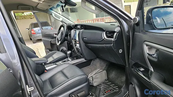 jeepetas y camionetas - Toyota fortuner 2023 diésel full 4x4 7