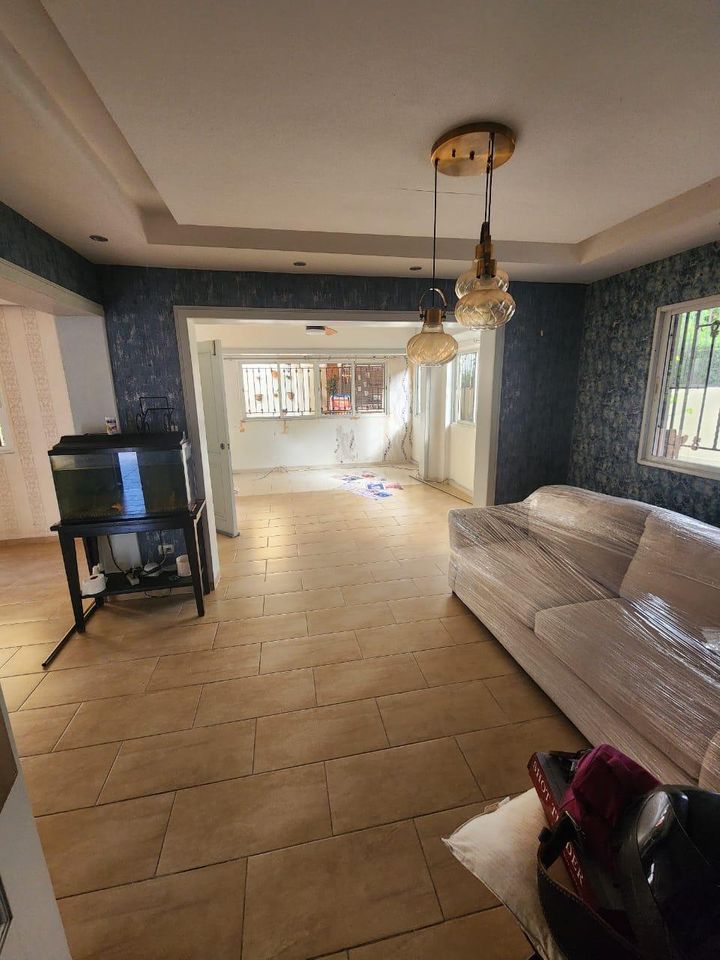casas - Casa en venta en avenida República de Colombia  3