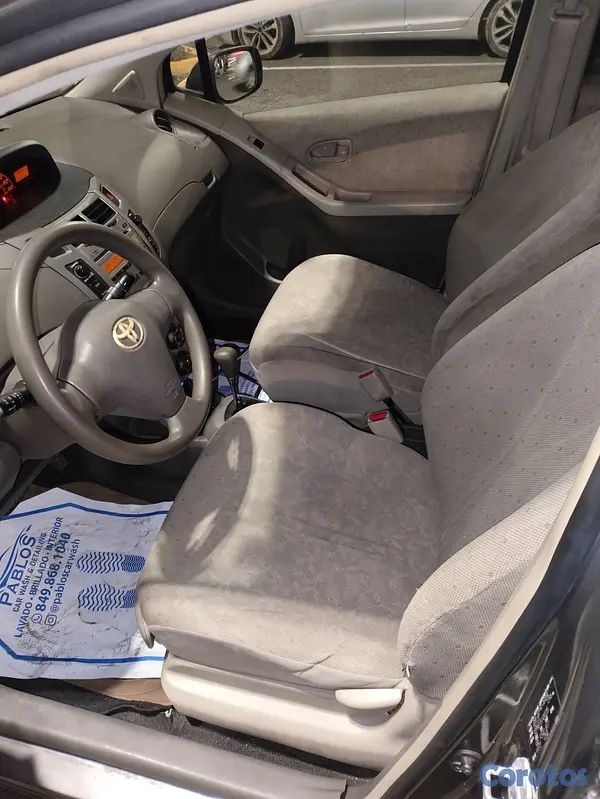 carros - Toyota Vitz 2010 9