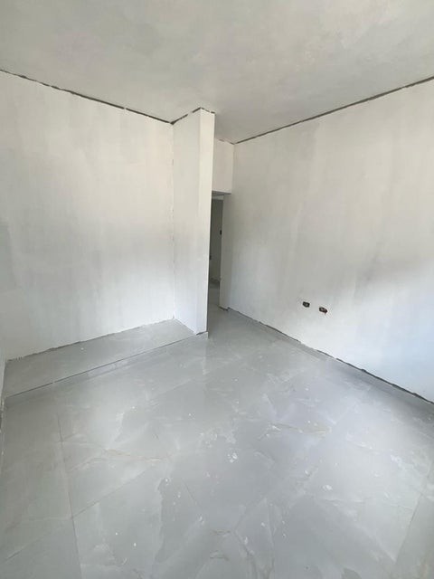 apartamentos - Apartamento en venta El Tamarindo #24-455 tres dormitorios, 2 baños, parqueo cub 9