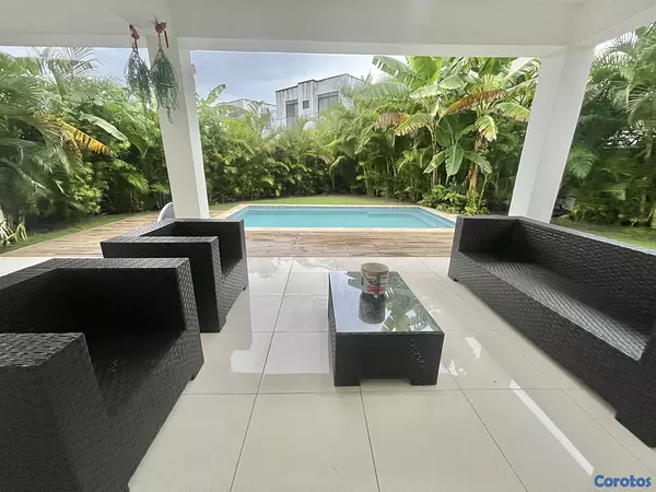 casas vacacionales y villas - Villa hermosa moderna 4 hab piscina playa y golf 5