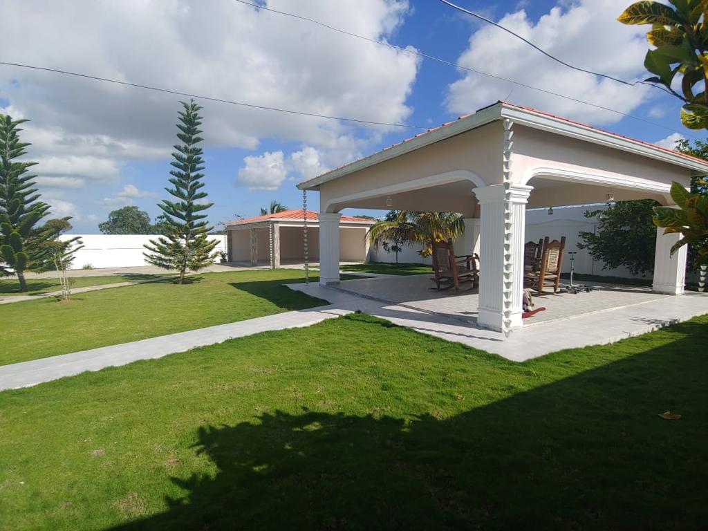 casas vacacionales y villas - Se Vende Villa Ubicada en Villa Riva, Duarte 1