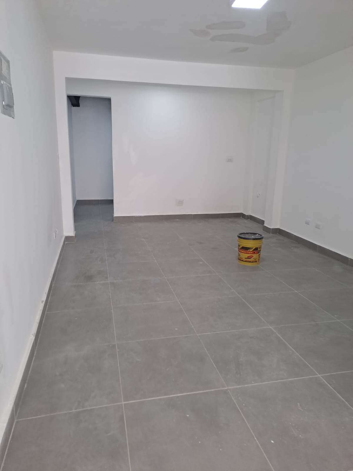 oficinas y locales comerciales - Alquilo local 1er piso 60 mts en arroyo hondo   5