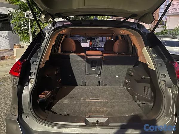 jeepetas y camionetas - Nissan Rogue S 4x2 2017 5