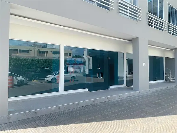 oficinas y locales comerciales - Local en primer nivel  5