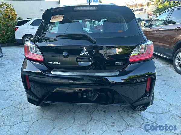 carros - Mitsubishi mirage black edition 2022 710,000 12