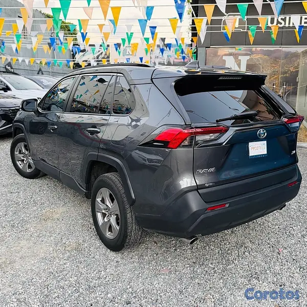 jeepetas y camionetas - TOYOTA RAV4 XLE 2022 5