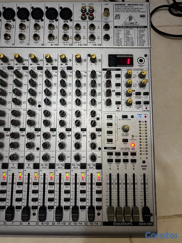 camaras y audio - Consola Behringer UB2442FX 2